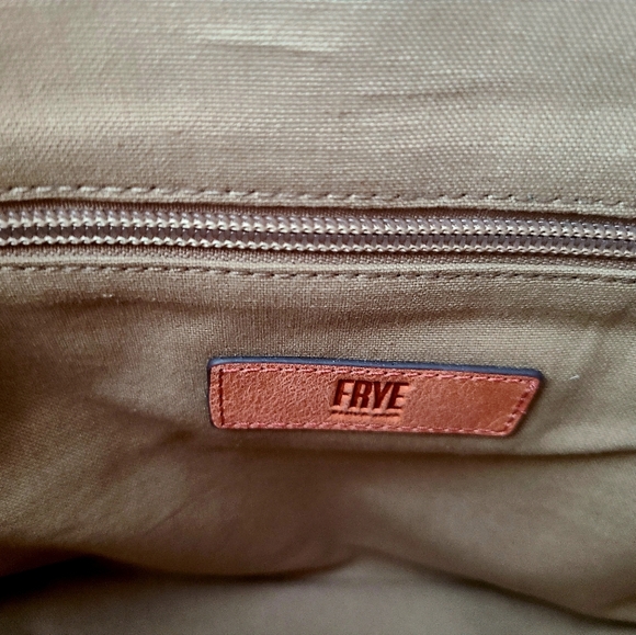 FRYE women's shoulder/handheld purse - Picture 5 of 6